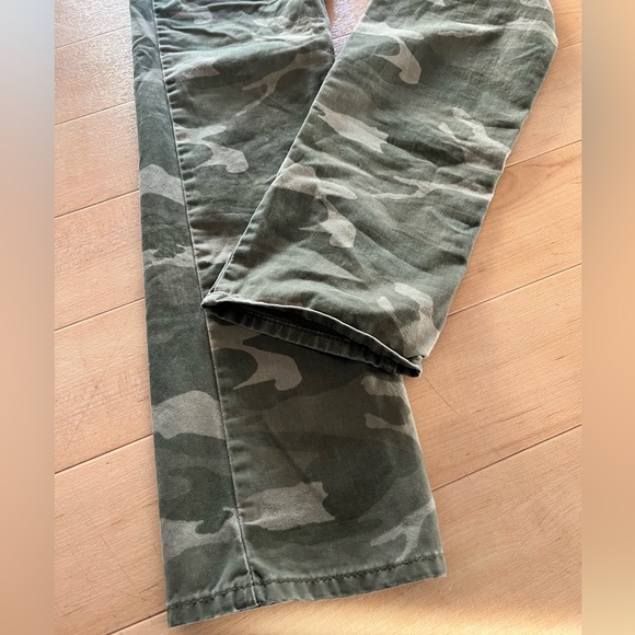 Hollister Camouflage Jeans 29x30 - Picture 3 of 10